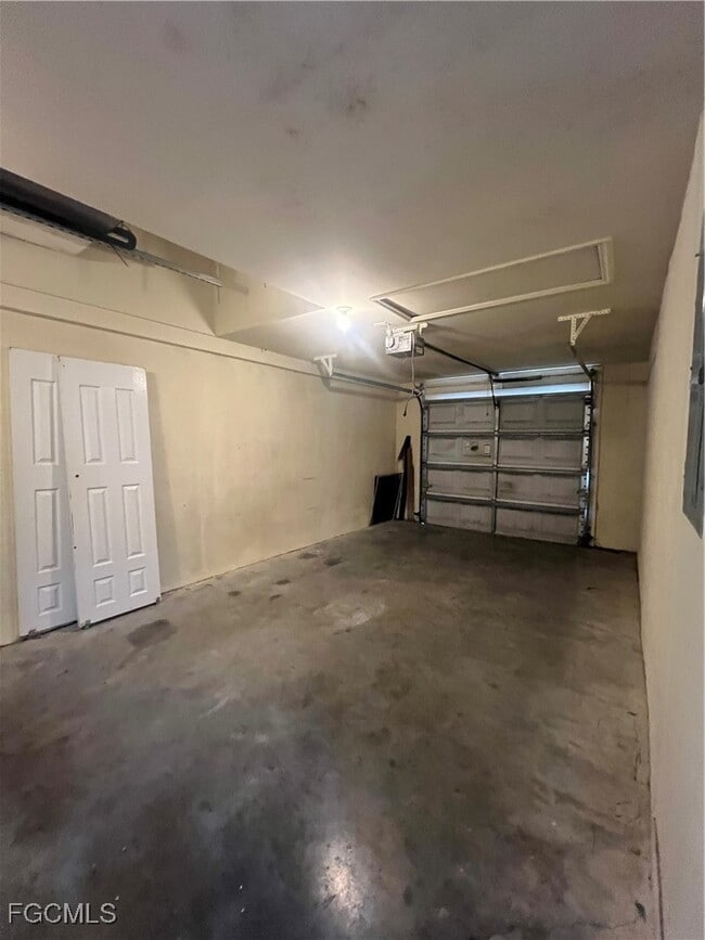 Building Photo - 936 Eisenhower Blvd