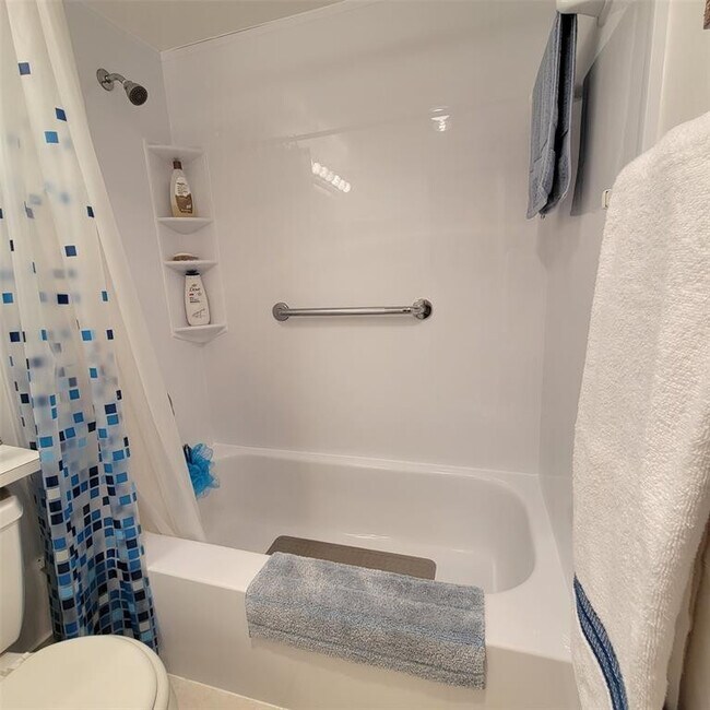 Building Photo - 351 Markham P