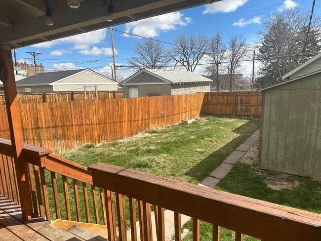 Building Photo - Beautiful 2 bedroom in prime location