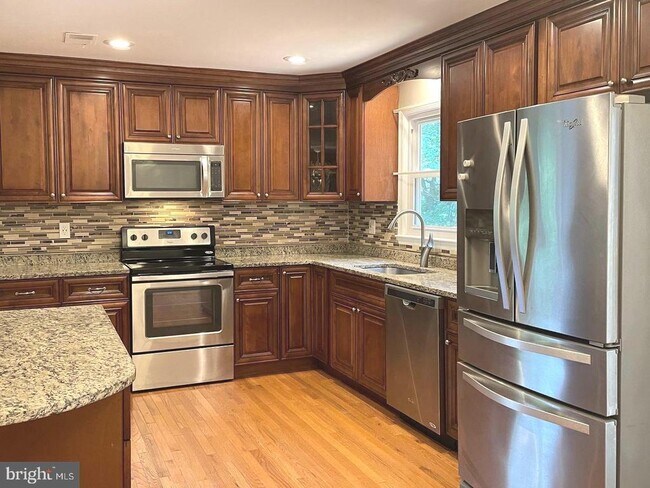 Building Photo - 6223 Rathlin Dr