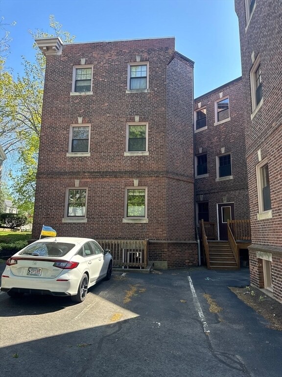 Building Photo - 169 Washington St