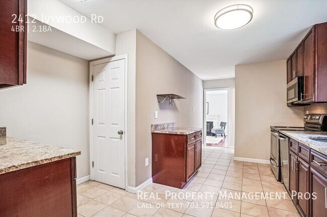 Building Photo - 2412 Ivywood Rd
