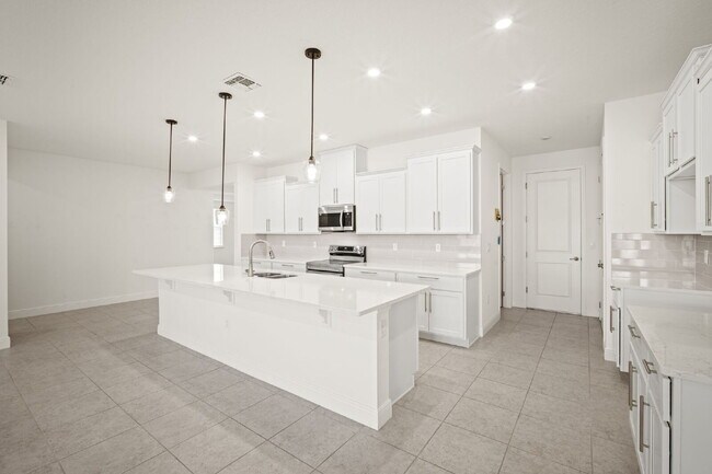 Building Photo - Gorgeous 4BR/3BA home in Island Forest Preserve