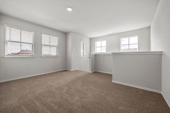 Building Photo - Spacious 4 Bed / 2.5 Bath Home – 2,243 Sq Ft + Resort-Style Amenities