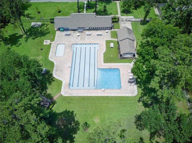 Building Photo - 22222 Greenbrook Dr