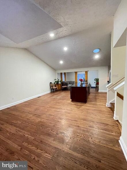 Building Photo - 402 Kojun Ct