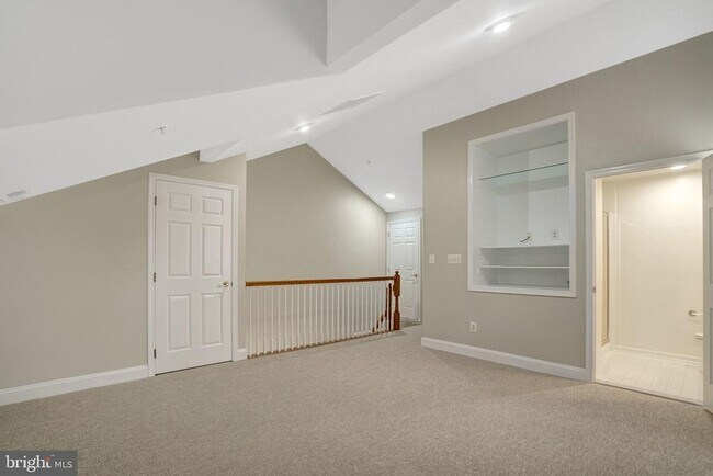 Building Photo - 1210 Roundhouse Ln