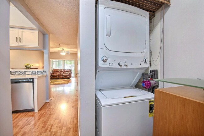 Building Photo - 154 SW 96th Terrace