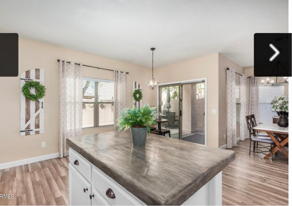 Building Photo - 2418 E Peach Tree Dr