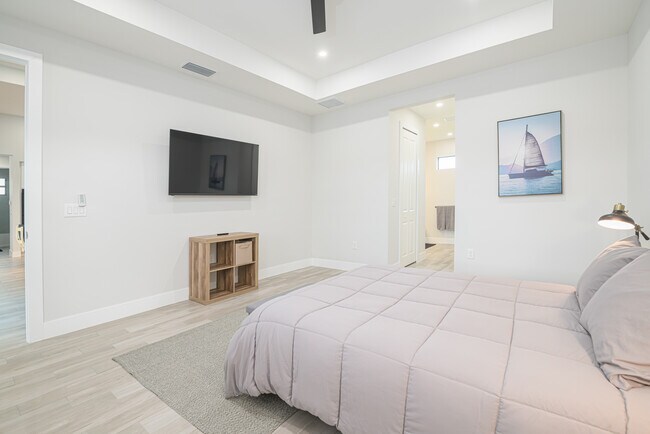 Building Photo - 3432 SW 8th St