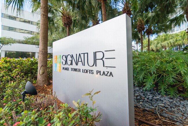 Building Photo - Luxury 2BR Signature Place Condo in Downto...