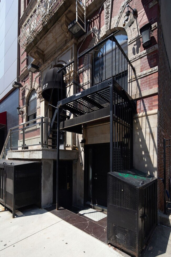 Building Photo - 417 E 60th St
