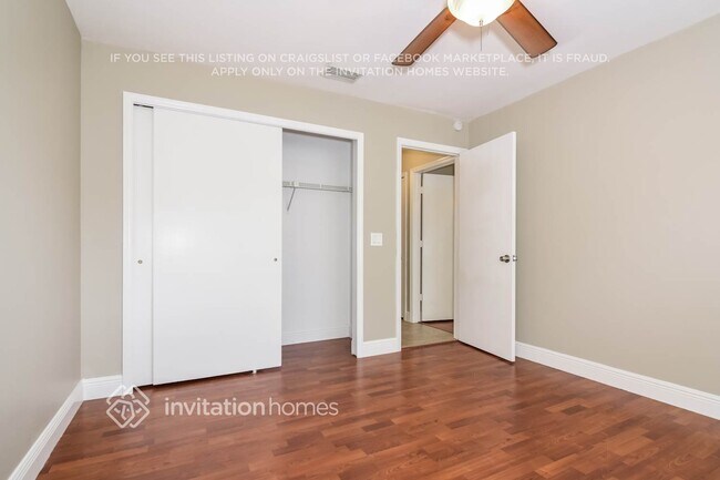Building Photo - 2806 Mnr Hl Dr