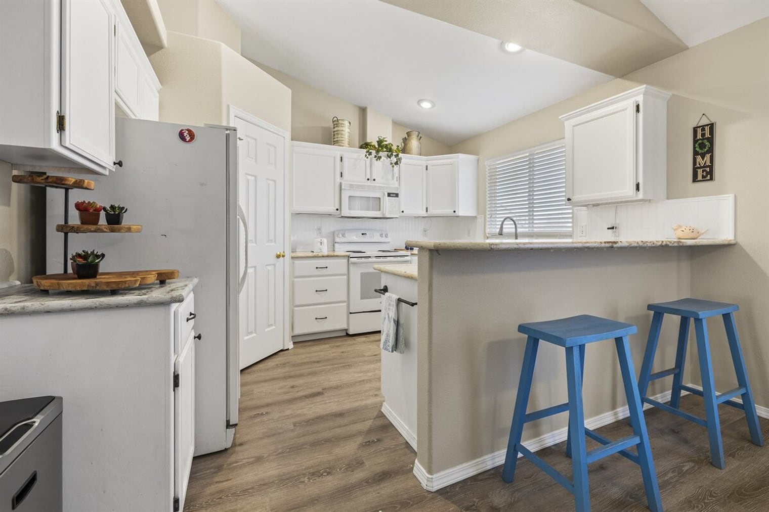 Building Photo - 7302 Bay Meadows Dr
