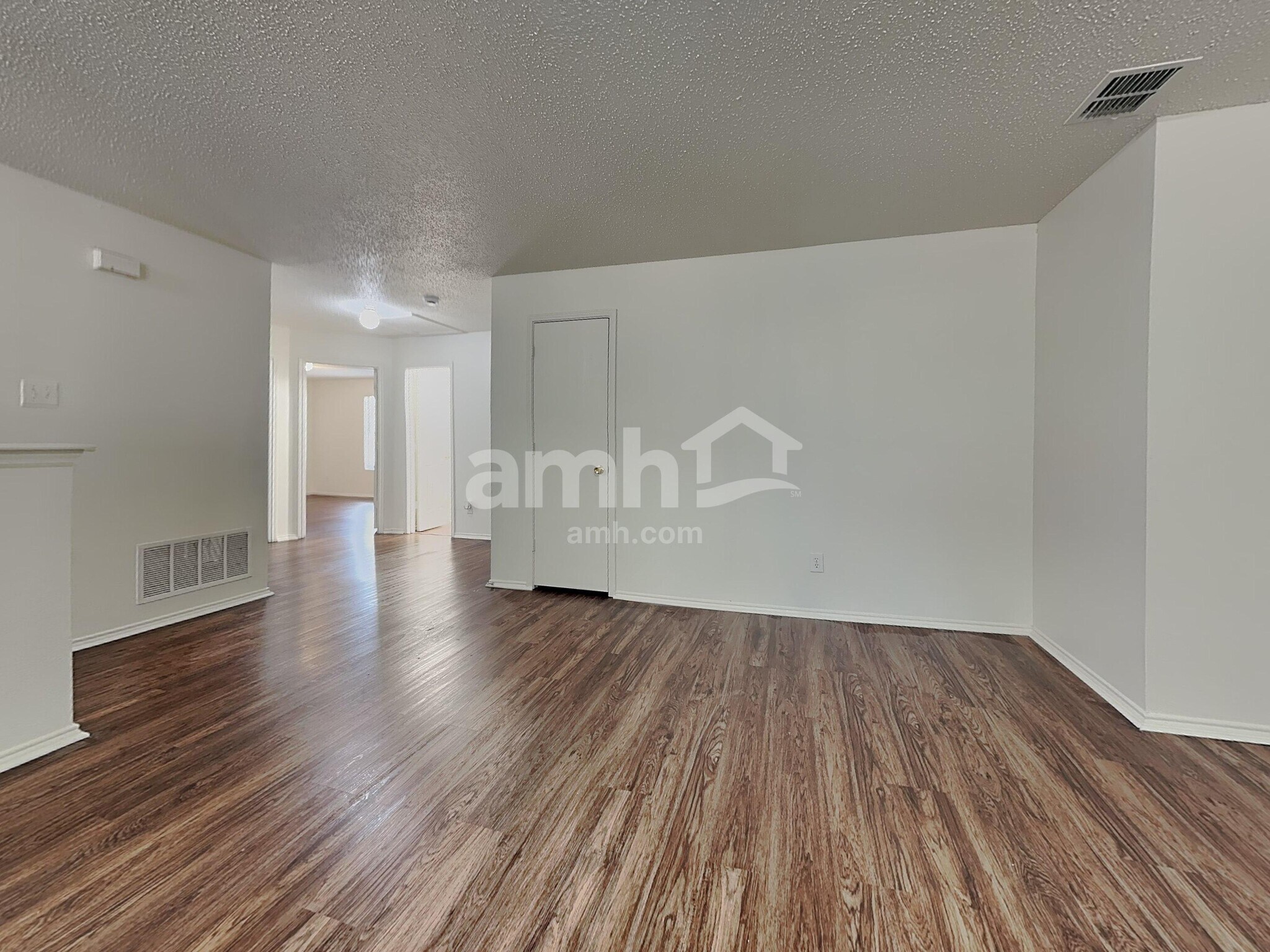 Building Photo - 4301 Meadowknoll Dr