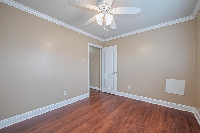 Building Photo - 5731 Coastal Way