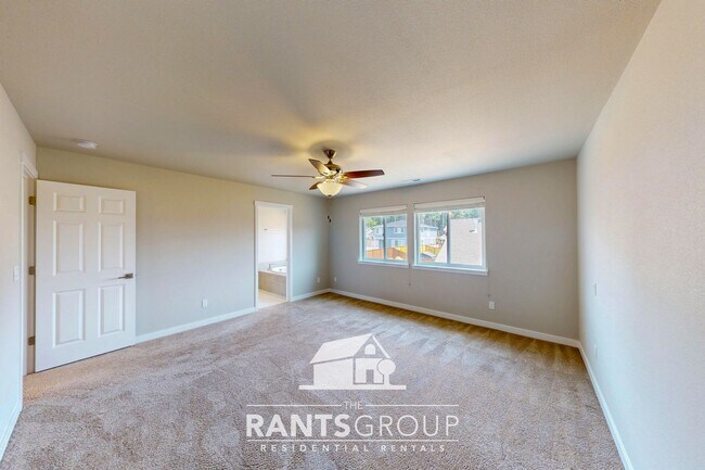 Building Photo - Beautiful 3 bedroom, 2.5 bath, 2-story home in Steilacoom Ridge