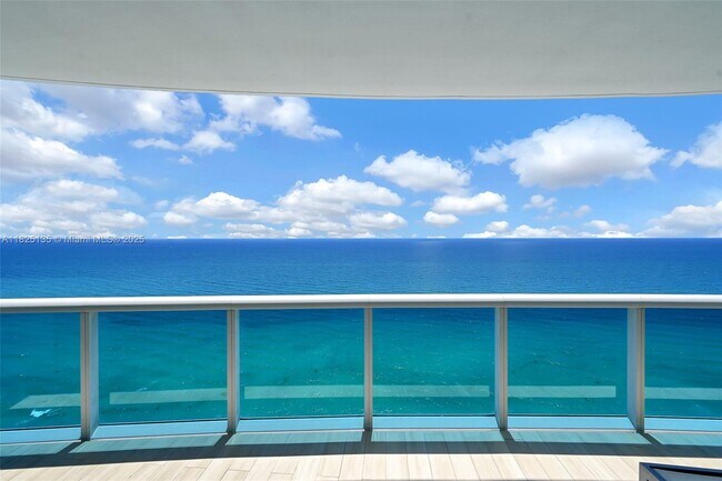 Building Photo - 2711 S Ocean Dr
