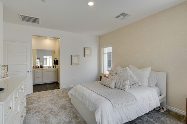 Building Photo - FULLY FURNISHED CONDO IN SUMMERLIN 89138! SHORT TERM!