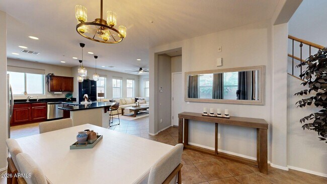 Building Photo - 3272 E Meadowview Dr
