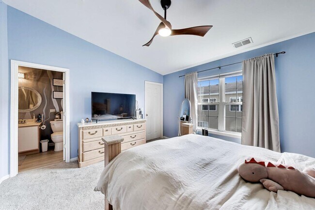 Building Photo - 590 Triumph Ct