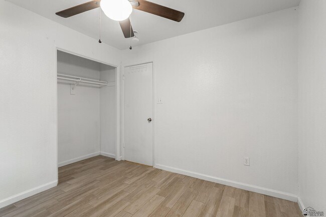 Building Photo - 1510 N 9th Ave