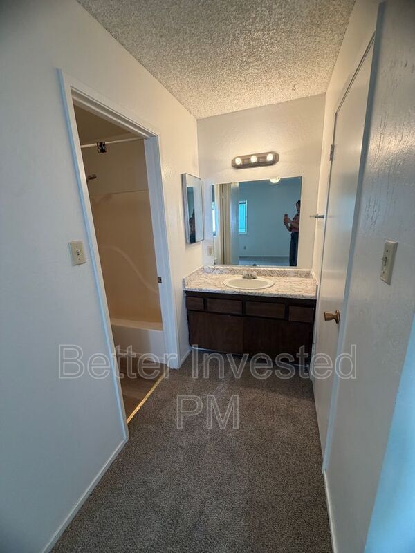 Building Photo - 304 Cooper Ln
