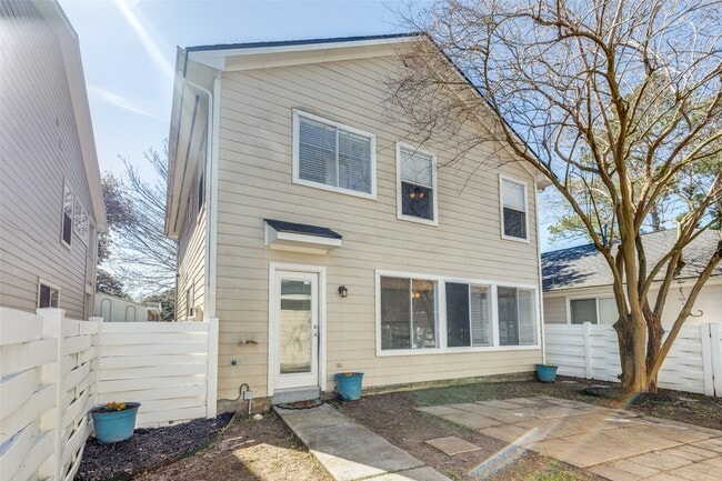 Building Photo - 10223 Farrell Dr