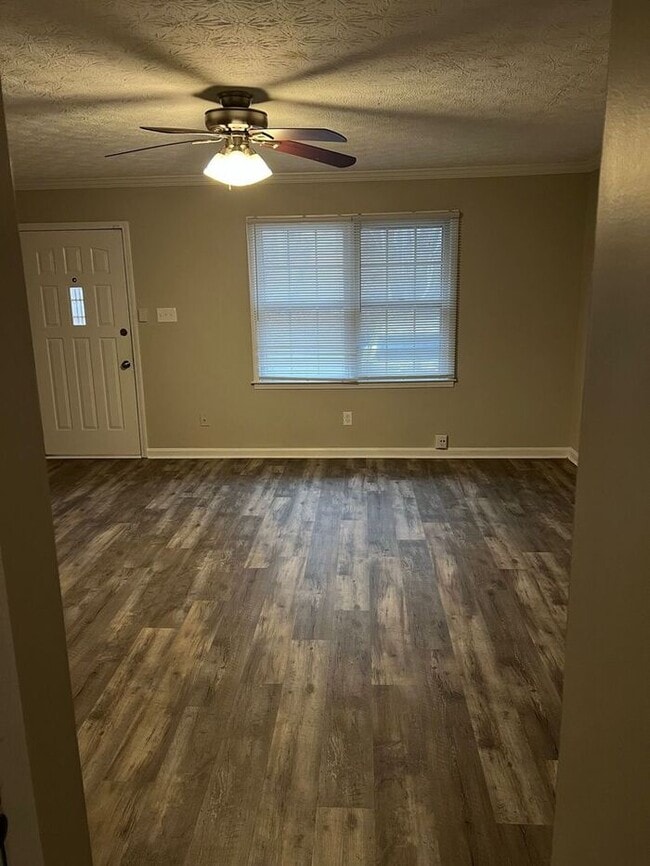 Building Photo - NOW READY!! 2 bedroom 2.5 bathroom in Snel...