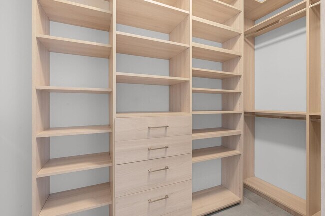 Building Photo - 701 N Fort Lauderdale Beach Blvd