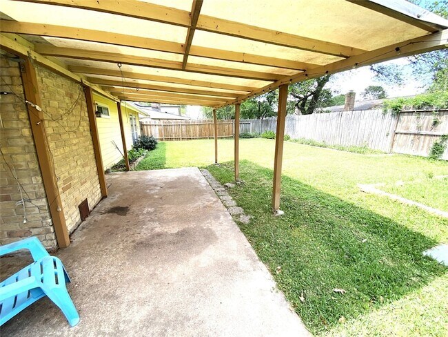 Building Photo - 22522 Smokey Hill Dr