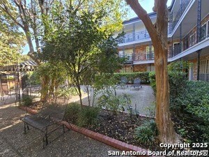 Building Photo - 8401 N New Braunfels Ave