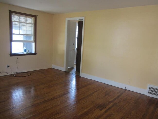 Building Photo - 127 Texas St