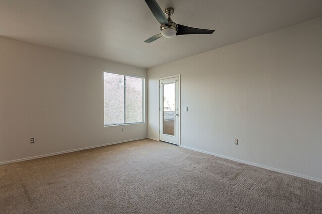 Building Photo - Move In Ready! Two Bedrooms - Tuscany Villas