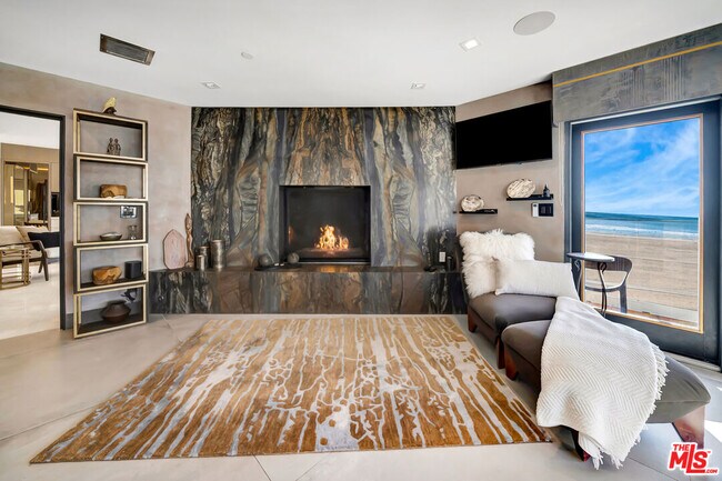 Building Photo - 6309 Ocean Front Walk