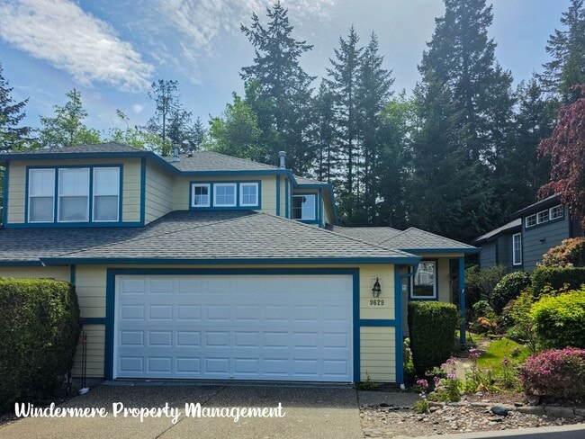 Primary Photo - Bright and Spacious, Conveniently located ...