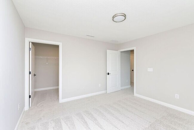 Building Photo - Gorgeous Newly Built 3 Bedroom 3 Full Bath on Golf Course in Westfield!
