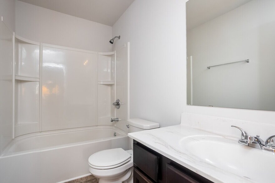 Building Photo - 211 Susie Creek Ln