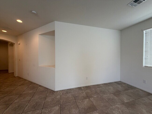 Building Photo - 5624 Swan Bridge St