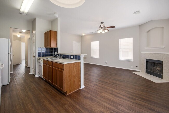 Building Photo - 14904 Antique Finish Dr