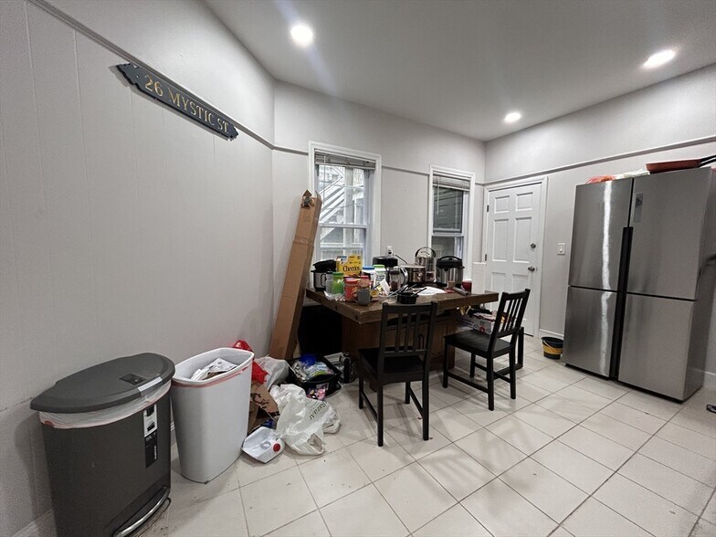 Building Photo - 26 Mystic St