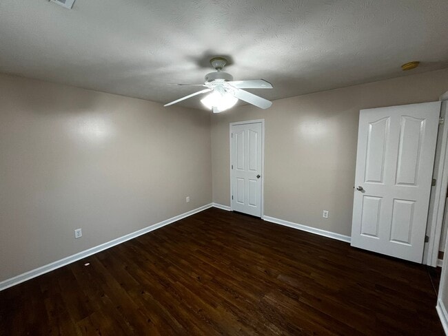 Building Photo - Beautiful Total Electric Home In Phenix Ci...