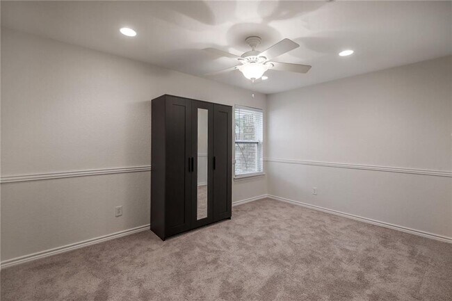 Building Photo - 507 San Jacinto St