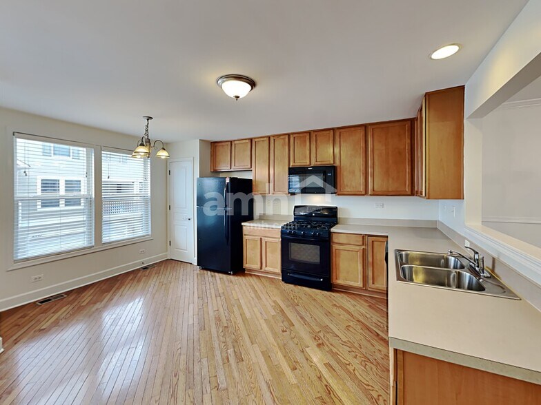 Building Photo - 2449 Emily Ln