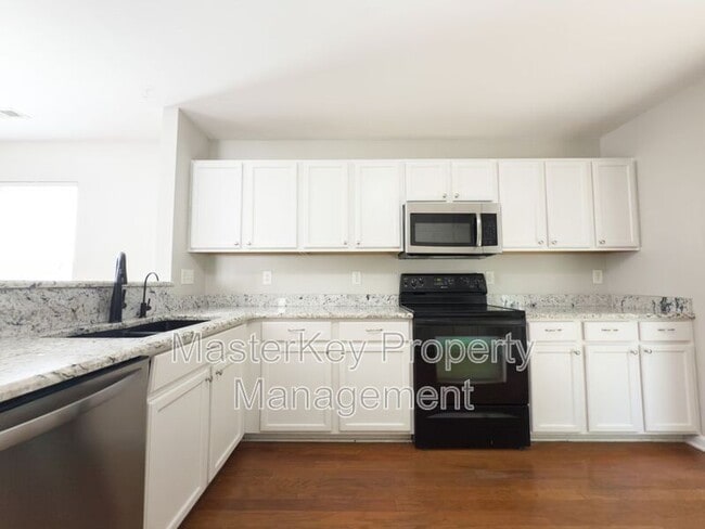 Building Photo - 2915 Skybrook Ln