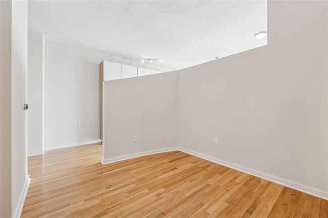 Building Photo - 3324 Peachtree Rd