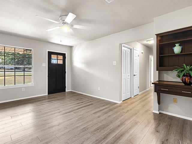 Building Photo - 513 Bluebonnet