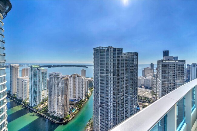 Building Photo - 200 Biscayne Blvd Way