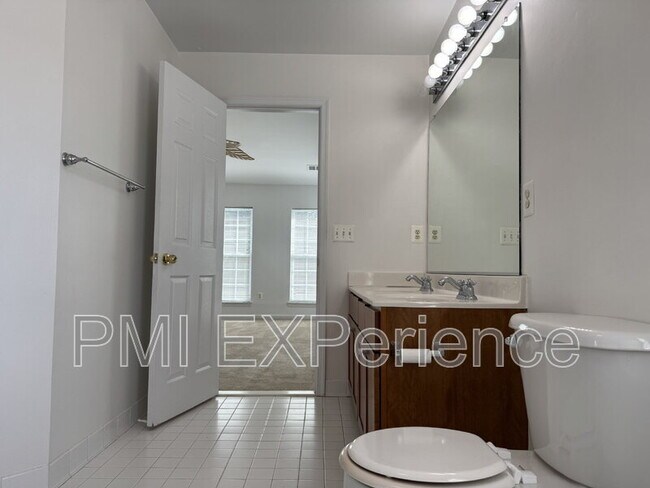 Building Photo - 12302 Open View Ln
