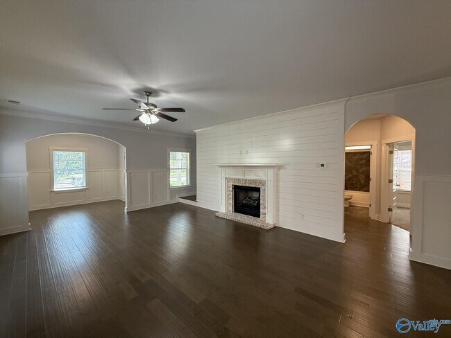 Building Photo - 22 Desert Oak Ct SW